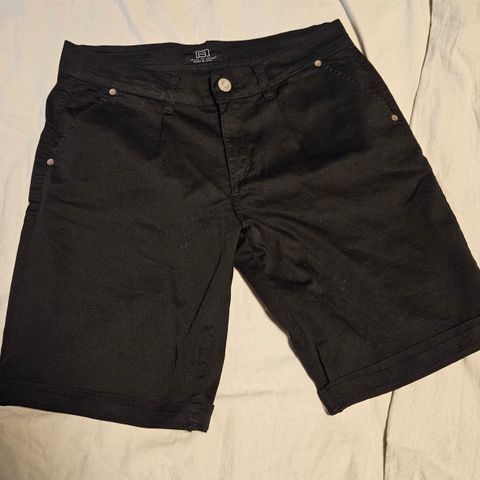 Svart dameshorts str M/L