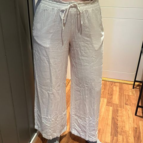 Pull on-bukse i linmiks fra H&M