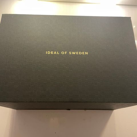 Ideal of sweden svart veske