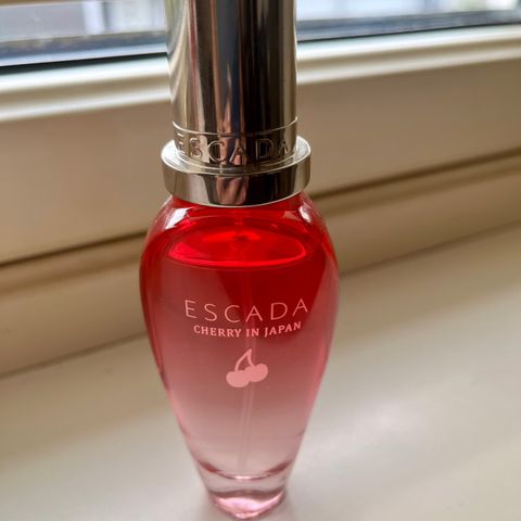 Parfyme Escada Cherry In Japan edt 30 ml