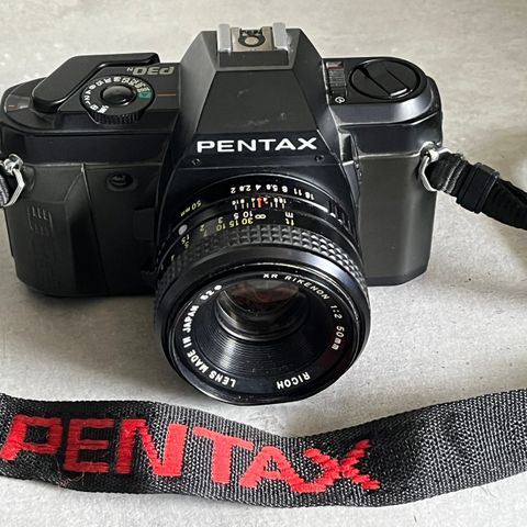 Pentax P30N analogt speilrefleks med 50mm f2 linse