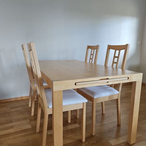 IKEA spisebord med stoler RESERVERT