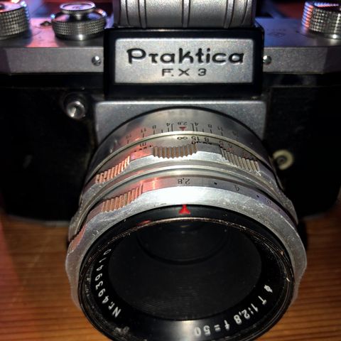Praktica F. X 3 kamera.  For oss DDR nostalgikere og kamerasamlere.