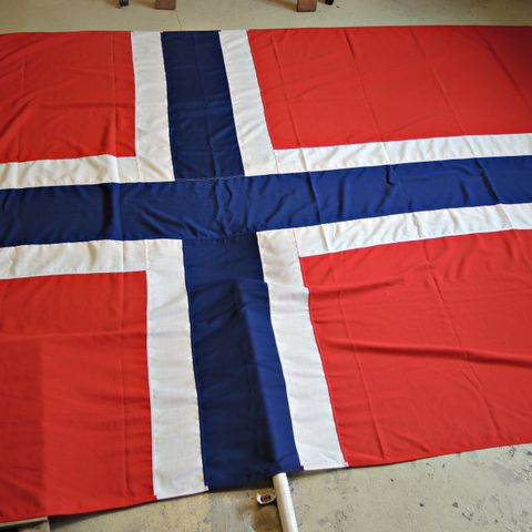 Kvalitet flagg med offisielle mål 3 x 2,18 cm