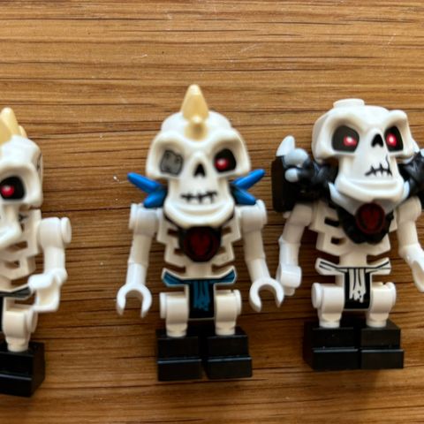 Diverse Lego minifigurer selges