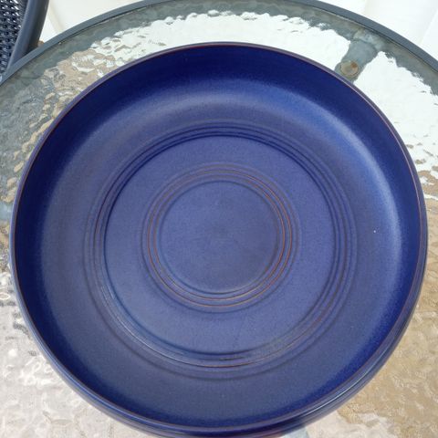 Flott og blått keramikkfat