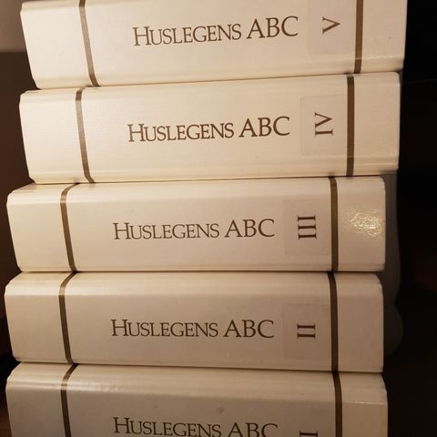 Huslegens ABC, bind 1-5, komplett.