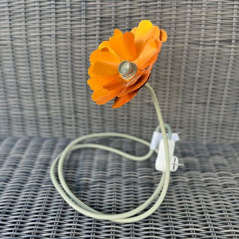 Helena Christensen’s flower lamp - GI BUD