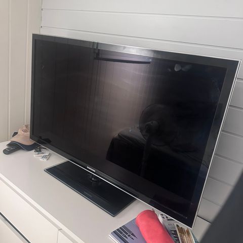 Samsung tv (47»)