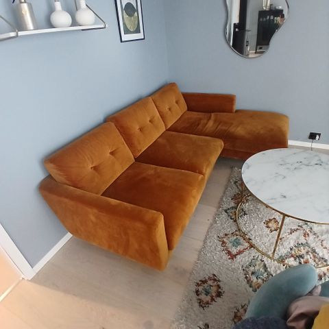 Velour sofa fra sofacompany