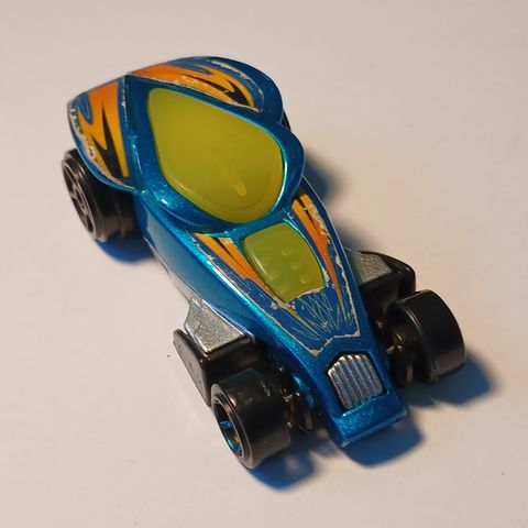 Mattel Hot Wheels 2006 Race Car