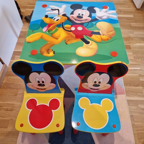Disney Mikke Mus Bord med 2 stoler