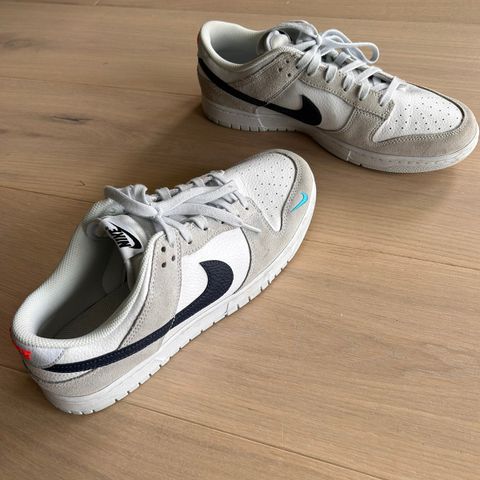 Nike dunk low (str 45)