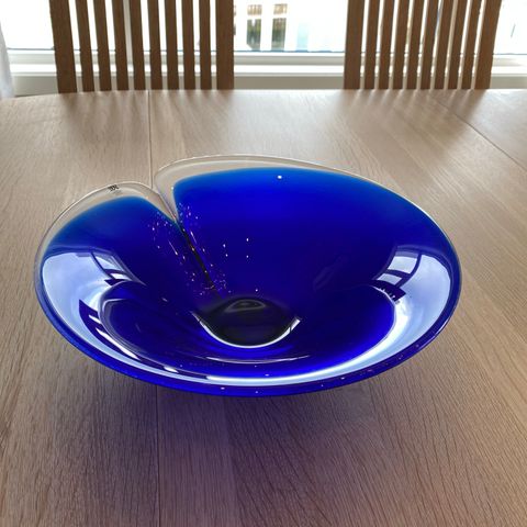 Skål i nydelig blåfarge  fra Mats Jonasson