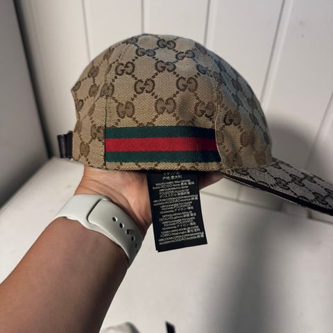 caps, Gucci