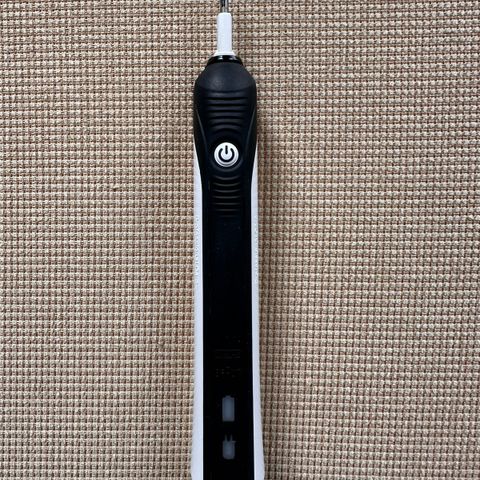 Oral-B Pro 1 750 elektrisk tannbørste