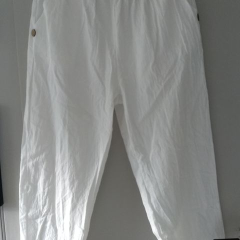 Ny hvit bukse, bomull/polyester. Str. XL.