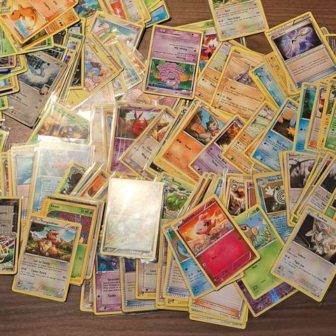 Over 2 kilo vintage pokemon kort!