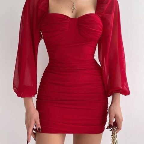 Rød kjole