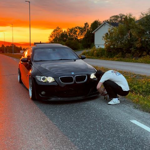 Ønskes kjøpt! Pene/strøkne M-sport innstegslister til E92.