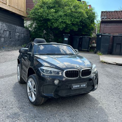 Elektrisk BMW X6 til barn (mangler ladeledning)