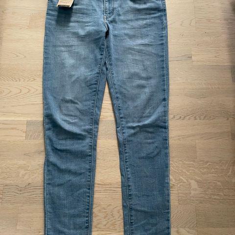 Ny Levi's 711 skinny jeans