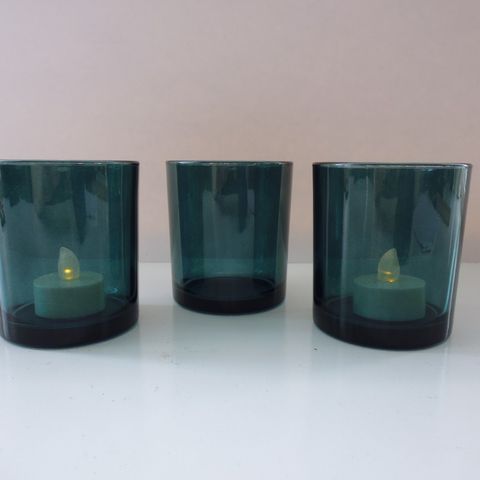 3 stk. stilfulle te-lys holdere i blått glass