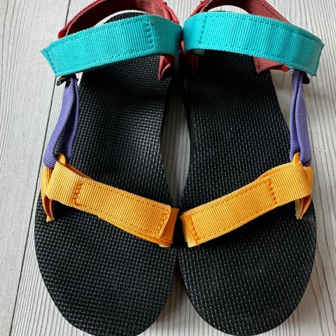 Teva universal midform sandaler str 39