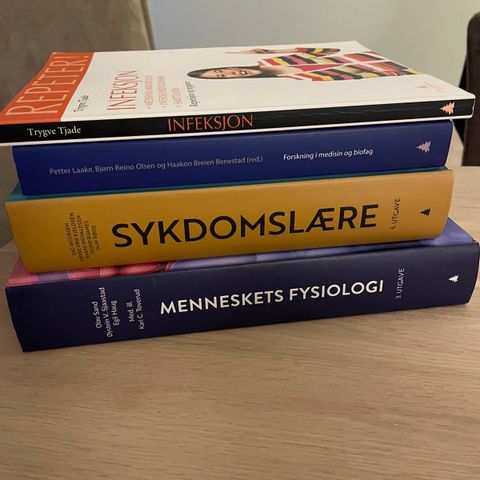 Skolebøker ernæring/sykepleierstudiet