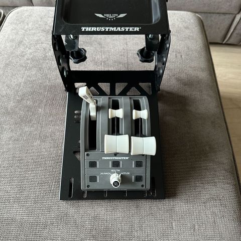 Thrustmaster Boeing Throttle + Thrustmaster bordmount