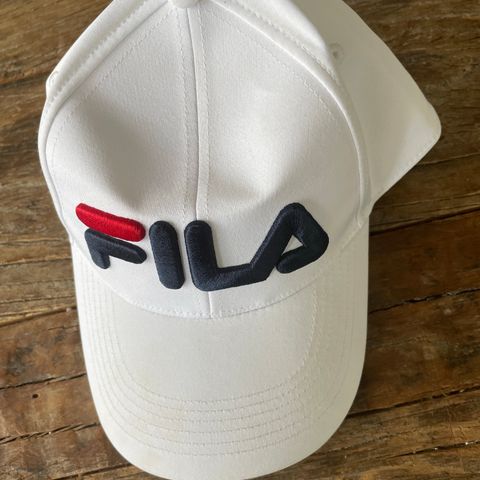 Som ny Fila caps