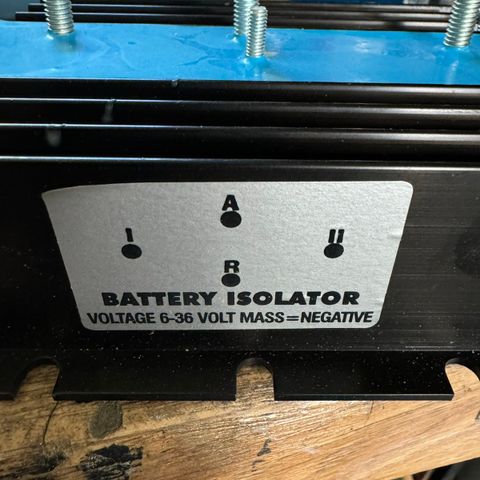 Batteriisolator/skillediode