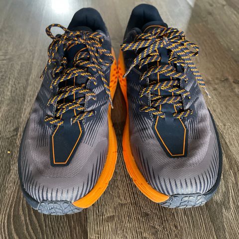 HOKA ONE ONE SPEEDGOAT 4 (44 størrelse)