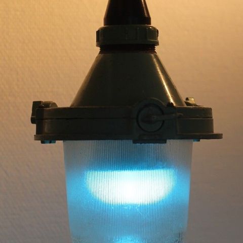 Sovietisk industrilampe