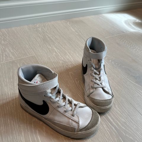 Nike sko str. 33,5