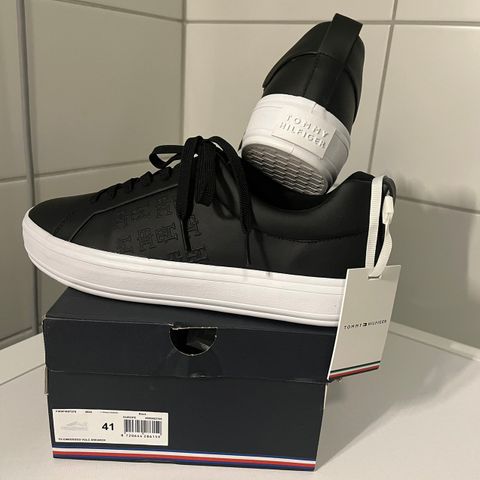 Tommy Hilfiger sneakers 41