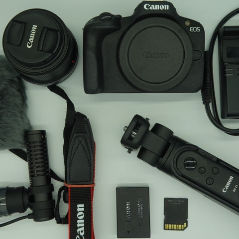 Canon EOS R50 Content creator kit