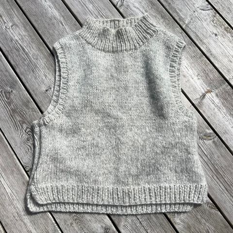 Håndstrikket vest