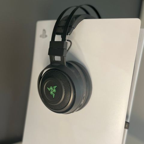 Razer Nari Ultimate trådløst gaming headset
