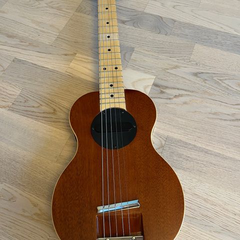 Liten el-gitar, G-Sharp, Øyvind Fjeld