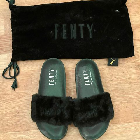 Rihanna X Puma Fenty slippers