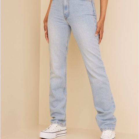 Nelly Straight Leg Jeans