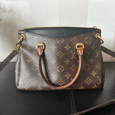 Louis Vuitton Pallas B.B Mono Noir