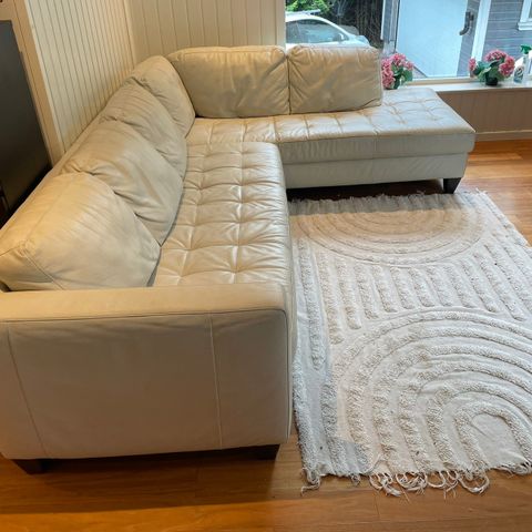 Krem skinn sofa selges