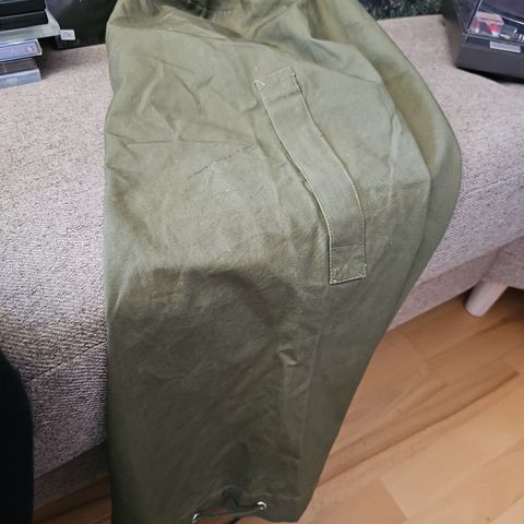 Gammel bag, militær grønn.