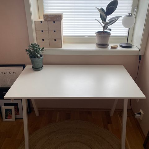 Skrivebord Trotten fra IKEA (120 cm)