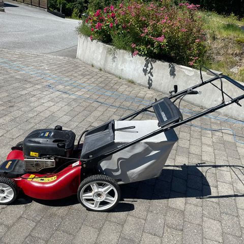 Partner gressklipper bredde 53 cm bensin. Med elektrisk start