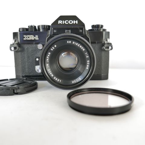 Strøken Ricoh XR-1 med objektive