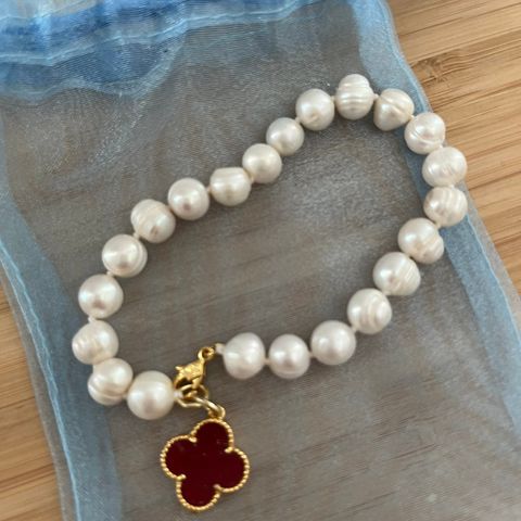 Clover pearl bracelet