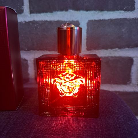 Versace Eros Flame - Kun Åpnet! (50/50ml) (Eau De Parfum)